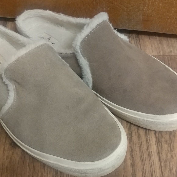 Shoes - Picture 4 of 4